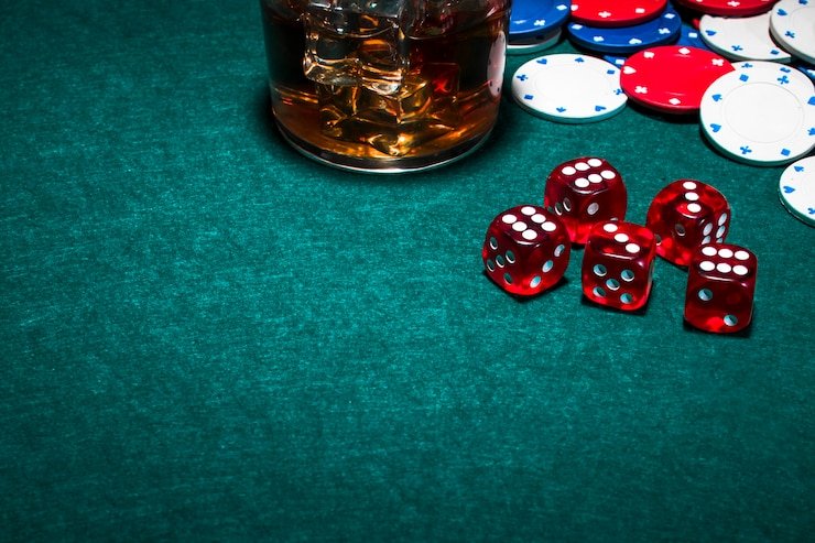 Antarmuka permainan Phoenix Rises di h5 rr777 menampilkan gulungan slot dengan simbol Phoenix